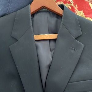 Ralph Lauren men’s blue blazer. Fully lined with crest gold buttons